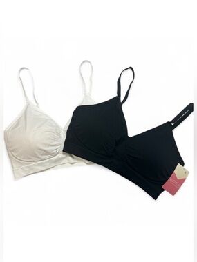 Yummie 2 pack Black & White V-neck Bralettes Size 1X/2X NEW